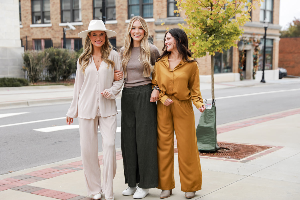 models wearing trendy fall outfits for women